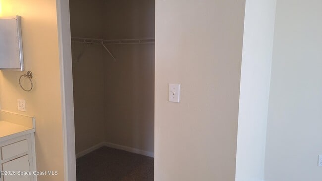 Building Photo - 6850 US-1