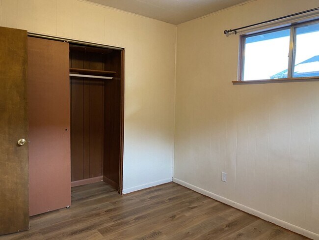 Building Photo - Mountain Bungalow in Spectacular Setting