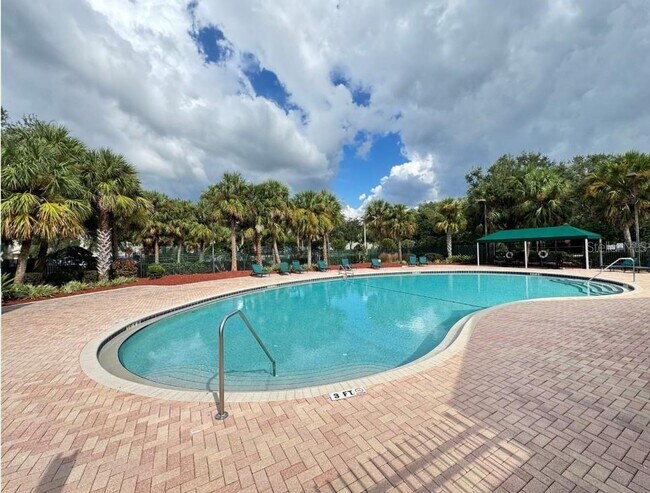 Building Photo - 18421 Bridle Club Dr