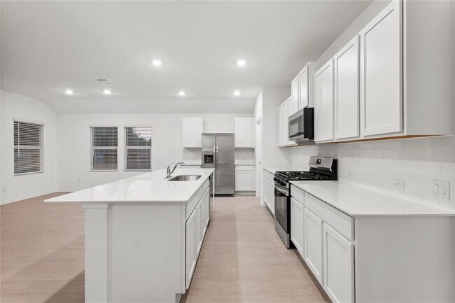 Building Photo - 161 Keefer