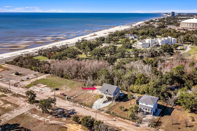 Building Photo - 135 Brady Dr