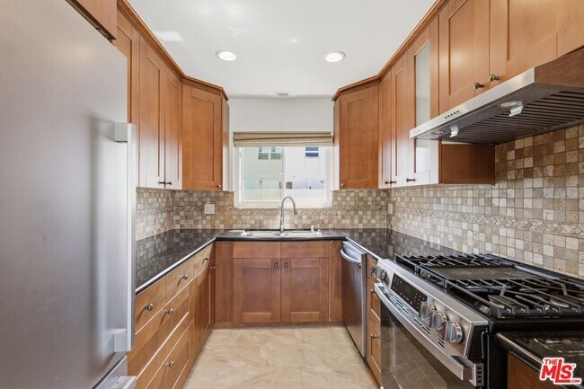 Building Photo - 1807 Carnegie Ln