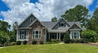 Building Photo - Gorgeous 4 Bed 2.5 Bath Home in Pinehurst