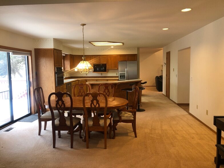 Building Photo - 715 SW Staley Dr