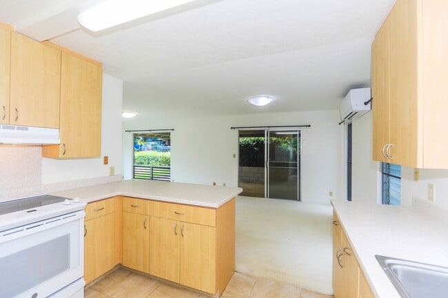 Building Photo - Kaneohe Woods – 3BR/2.5BA home with Mounta...