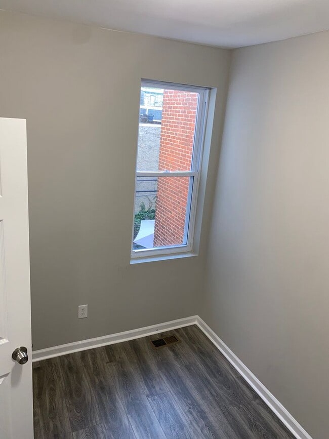 Building Photo - Front Porch Row - Oak Lane