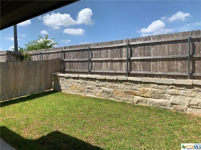 Building Photo - 2024 Rueben Rd