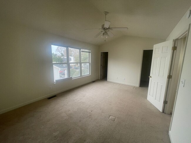 Building Photo - Greenway Village 2 Bedroom Townhome