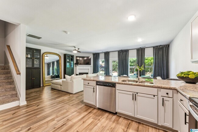 Building Photo - 501 Polo Way