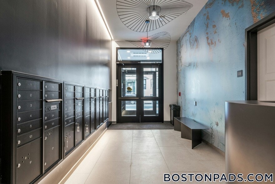 Building Photo - 100 Hemenway St