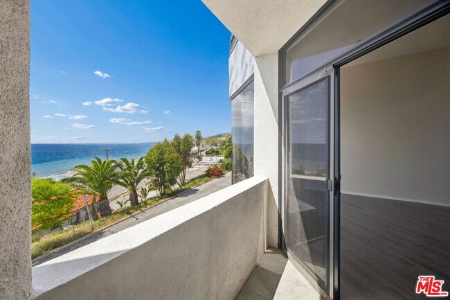 Building Photo - 21323 Rambla Vista