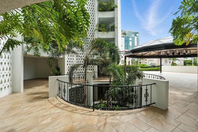 Building Photo - 3951 Gulf Shore Blvd N