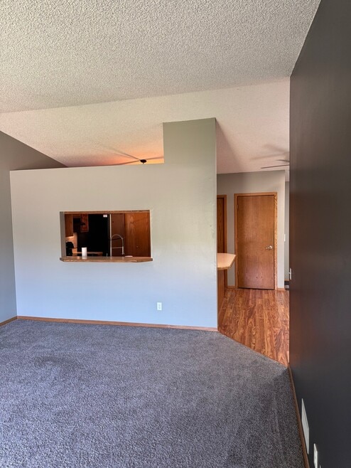 Building Photo - 11139 Edgewood Cir N