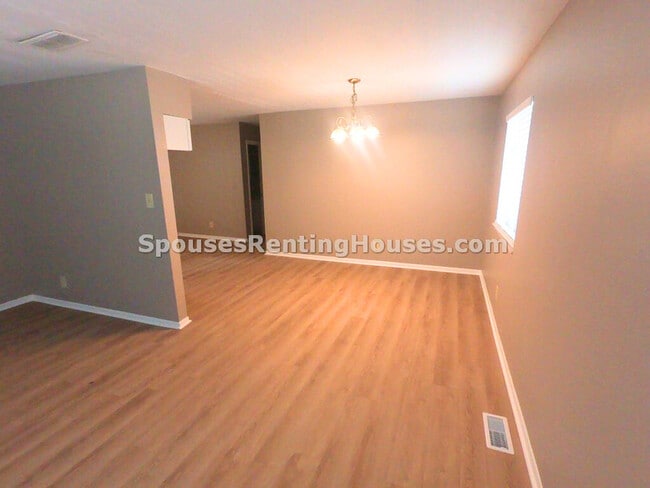 Building Photo - 1948 Dayton Ave