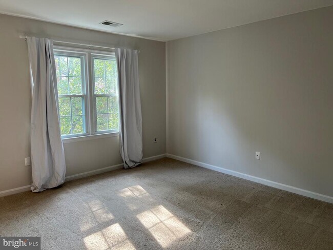 Building Photo - 7384 Jiri Woods Ct