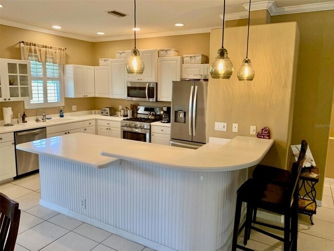 Building Photo - 2775 Royal Palm Dr