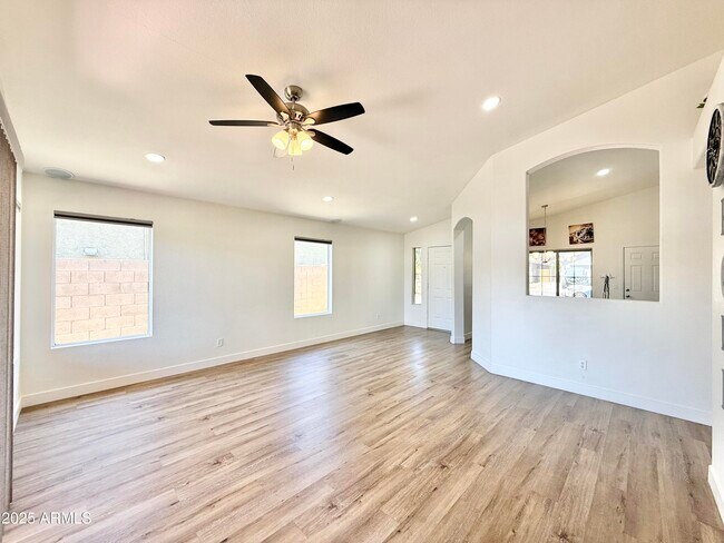 Building Photo - 14917 W Lamoille Dr