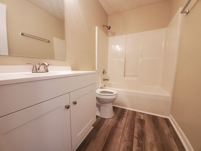 Building Photo - 3374 Galleria Dr