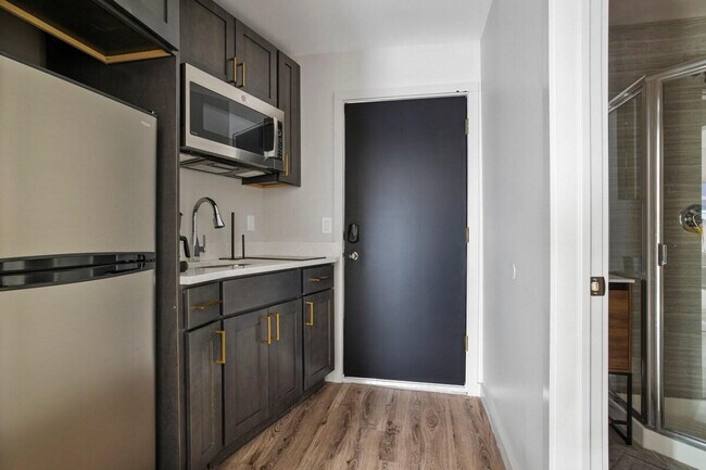 Building Photo - 133-3 Wickham Ave