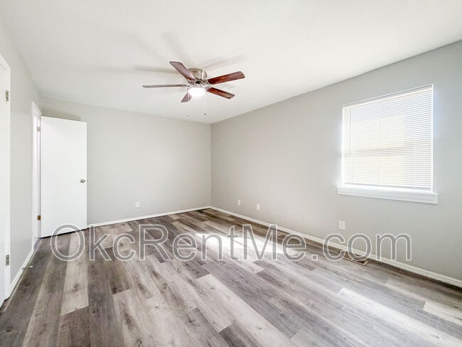 Building Photo - 502 Peppertree Ln