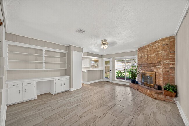 Building Photo - 11447 Kirkvalley Dr