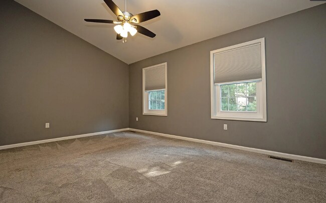 Building Photo - 2 Bedroom Home