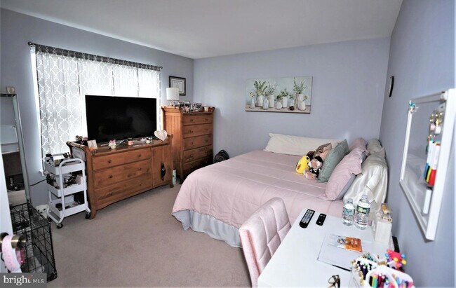 Building Photo - 1303 Blossom Cir