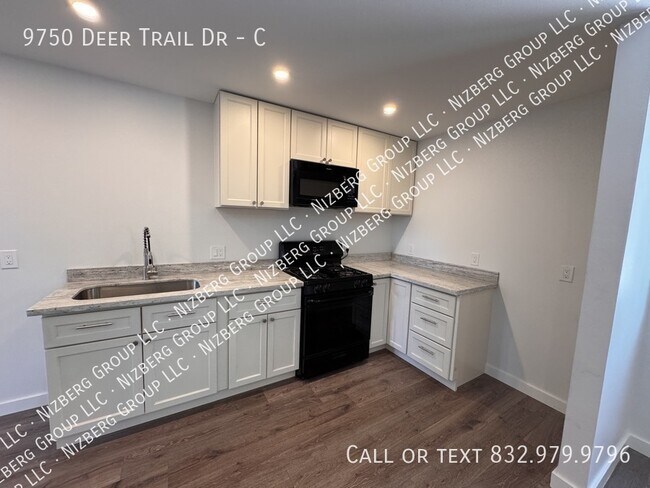 Building Photo - 9750 Deer Trail Dr