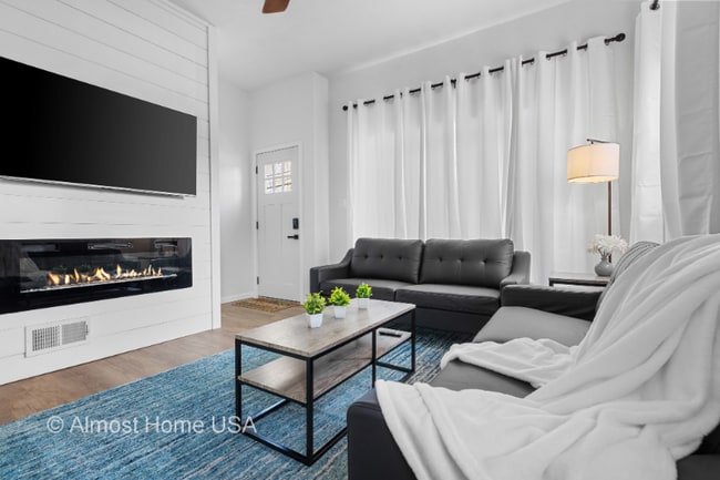 Building Photo - 1335 Rhode Island St