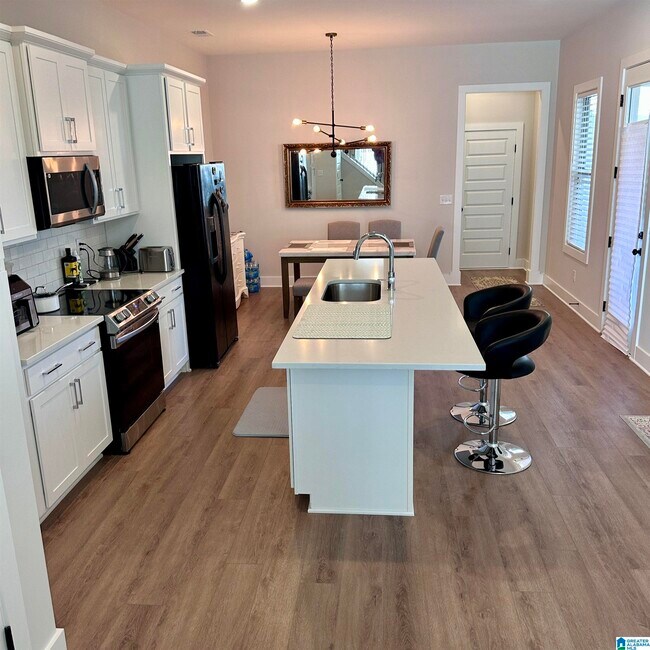 Building Photo - 4740 Arden Wy