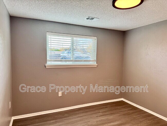 Building Photo - 16259 W 10th Ave