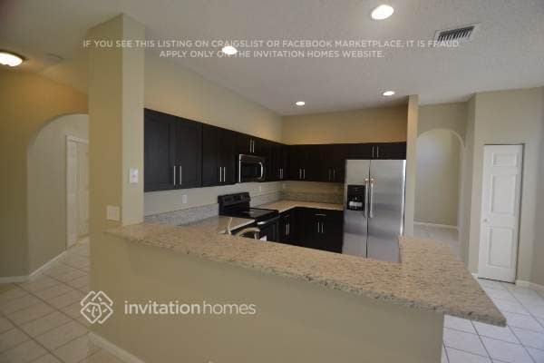 Building Photo - 7580 Belmonte Blvd