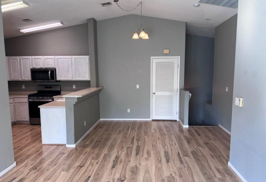 Building Photo - 1606 Lefty Garcia Way
