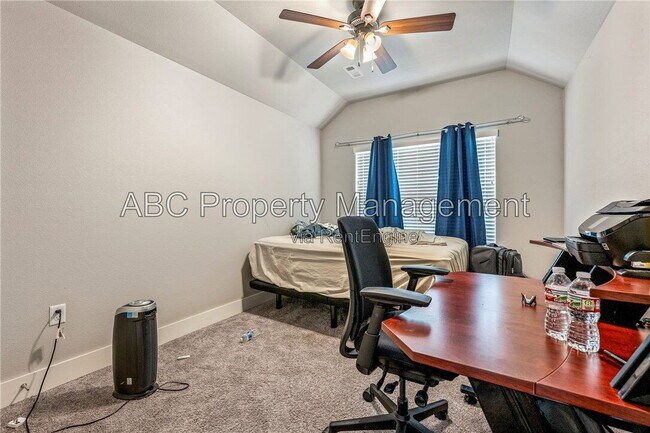 Building Photo - 1038 Jameson St