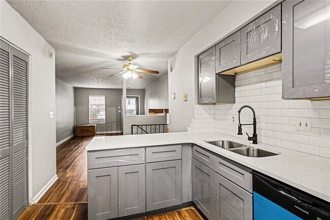 Building Photo - 1205 Natchez Trce SW