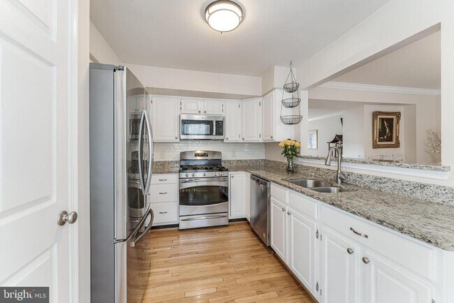 Building Photo - 12165 Abbey Glen Ct