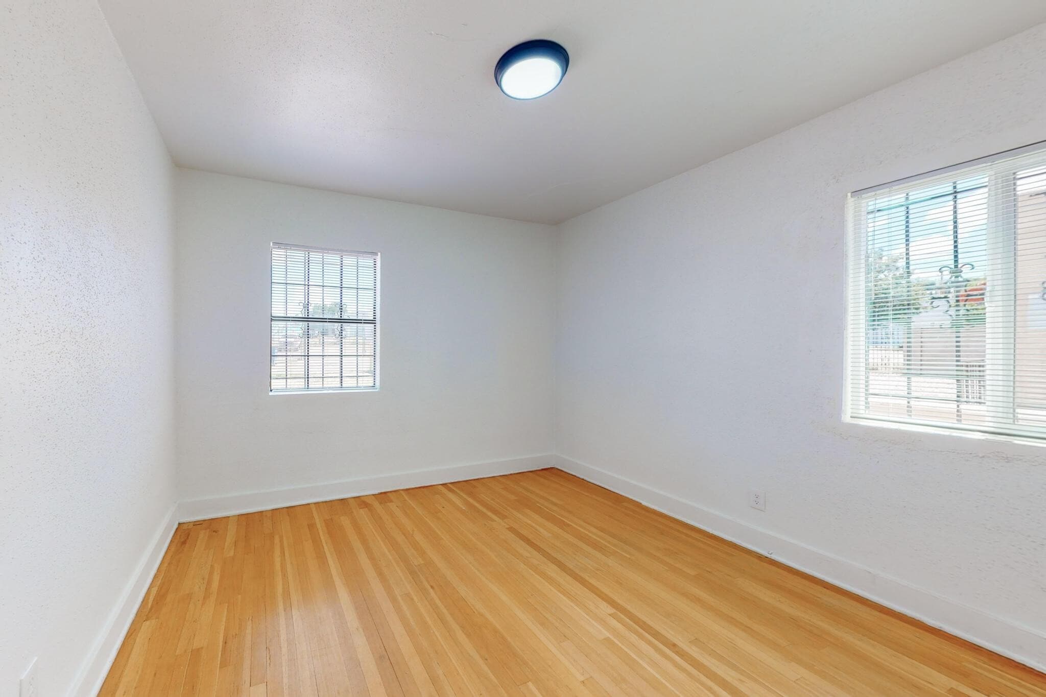 Building Photo - 3106 Monte Vista Blvd NE