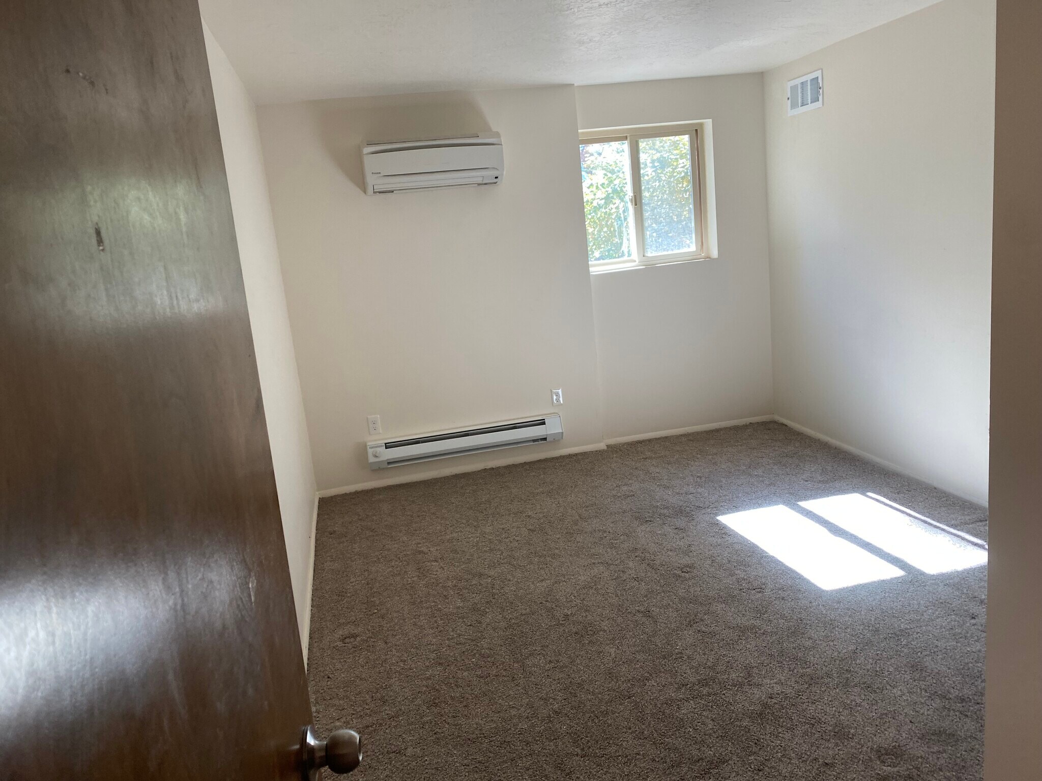 Building Photo - 2489 Pierce Ave