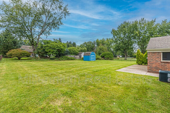 Building Photo - 4916 Rioview Dr