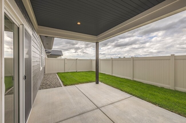 Building Photo - 4607 Pine Crest Dr
