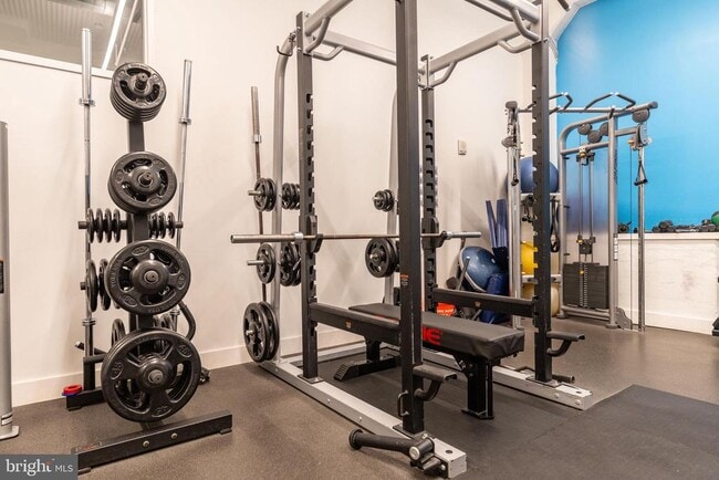 Building Photo - 2200 Arch St