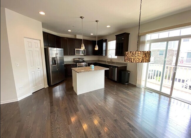 Building Photo - 2873 Henley Ln