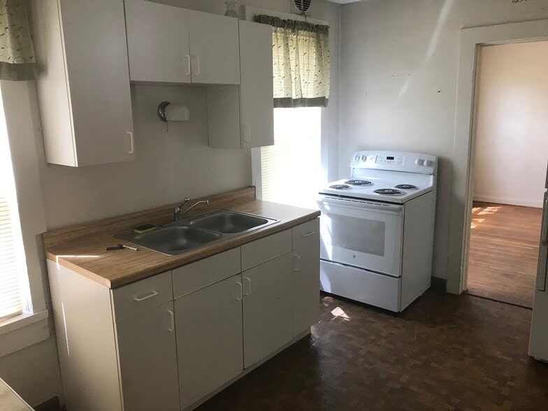 Building Photo - 336 N Main St