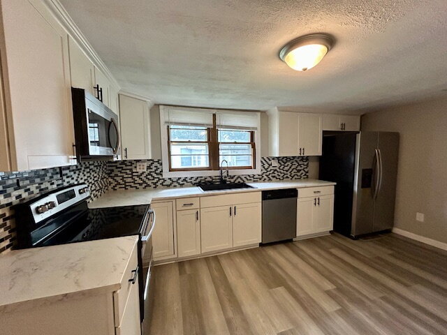 Building Photo - Newly Renovated 2 bedroom 1 Bath Duplex in Noblesville