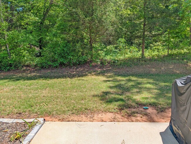 Building Photo - Spacious 3 Bed / 2.5 Bath Townhouse with Loft & 1-Car Garage