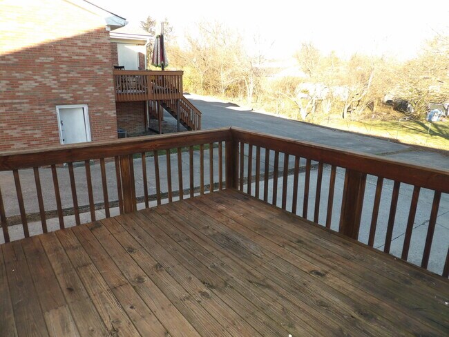 Building Photo - 65 Ashwood Ct