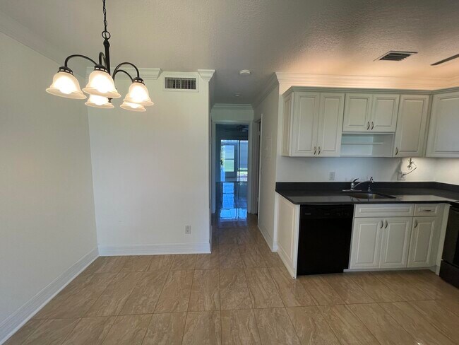 Building Photo - 1225 NW 21st St