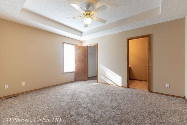 Building Photo - Great 3 BR 2 BA home close to Matthews Elementary and Nixa High School