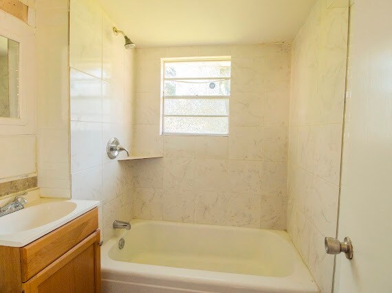 Building Photo - 3708 42nd Ave N