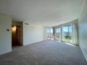 Building Photo - Beautiful One Bedroom One Bathroom Plus Den in La Mesa!